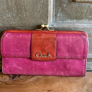 Coach Fuscia wallet